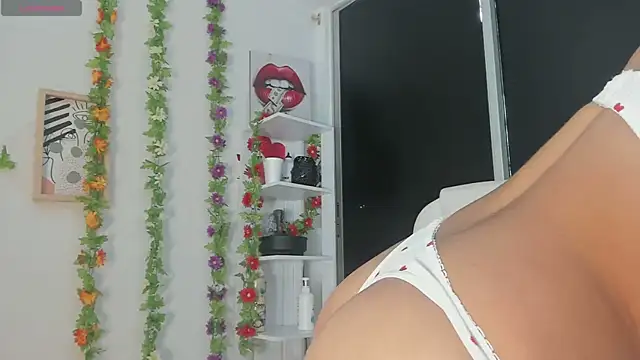 UrNewFantasy online show from February 4, 2:10 pm