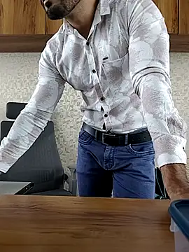 indianguy89 online show from April 23, 6:14 am