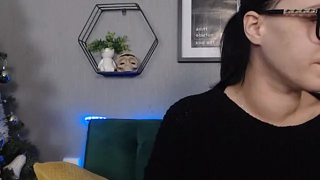 Snapshot of IzabelllNoir chatting on January 13, 8:47 am IzabelllNoir online show from January 13, 8:47 am