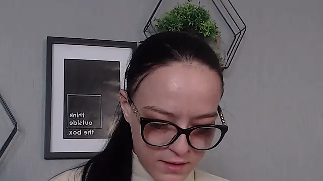Snapshot of IzabelllNoir chatting on February 13, 8:27 am IzabelllNoir online show from February 13, 8:27 am