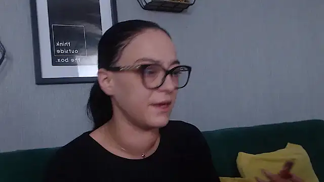 Snapshot of IzabelllNoir chatting on February 16, 9:15 am IzabelllNoir online show from February 16, 9:15 am