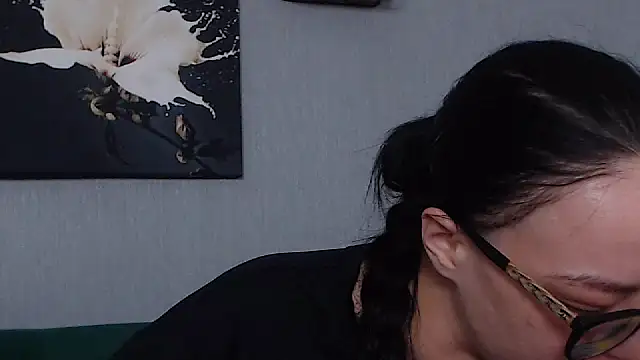 Snapshot of IzabelllNoir chatting on February 20, 12:36 pm IzabelllNoir online show from February 20, 12:36 pm