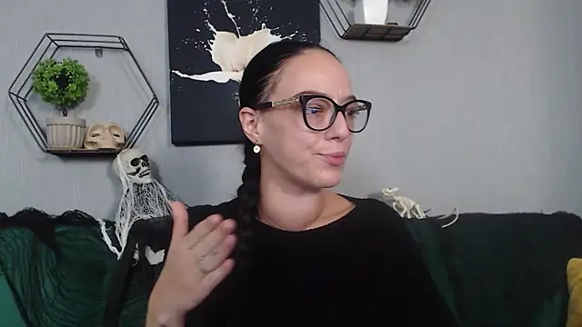 Snapshot of IzabelllNoir chatting on October 16, 11:22 am IzabelllNoir online show from October 16, 11:22 am