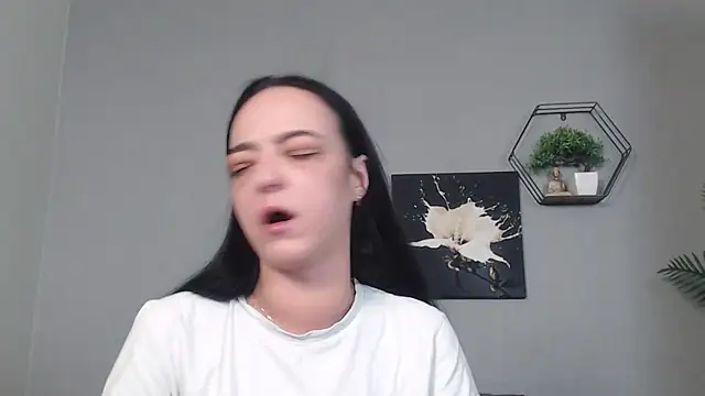 IzabelllNoir online show from March 16, 5:02 am