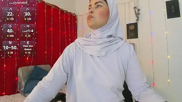 AishaAmin  online show from June 5, 12:11 pm