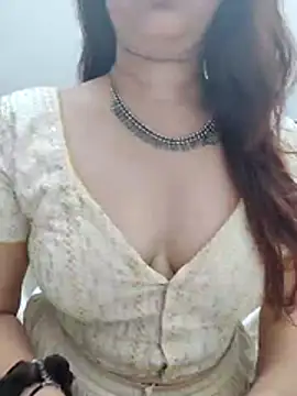 Brown Maxi online show from May 12, 2:58 pm