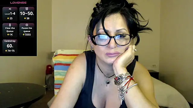 YourDreamLoverr online show from March 13, 11:38 pm