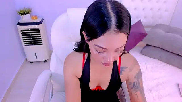 Snapshot of Sara_LipsX chatting on February 22, 8:42 pm Sara LipsX online show from February 22, 8:42 pm