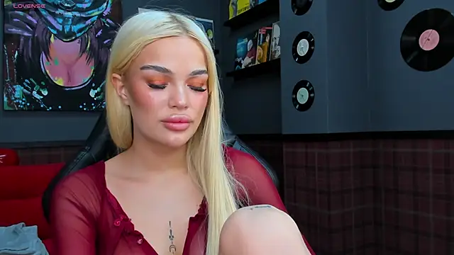 Snapshot of Angel_Sapphire_ chatting on March 12, 9:55 am Angel Sapphire online show from March 12, 9:55 am