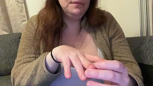 Snapshot of cumwithmee3 chatting on February 18, 2:27 am cumwithmee3 online show from February 18, 2:27 am