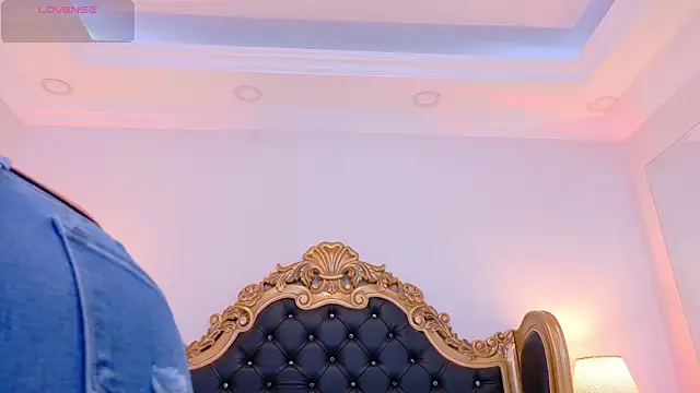 AdelinaVans online show from December 18, 11:27 am