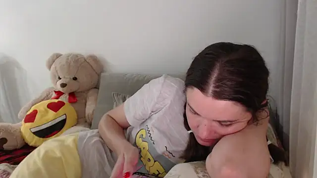  JustmeHere  online show from November 18, 7:40 pm