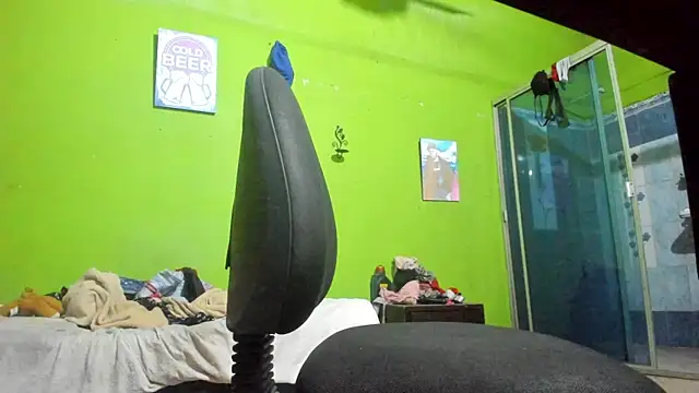 Brenda Smith69 online show from September 18, 8:00 pm