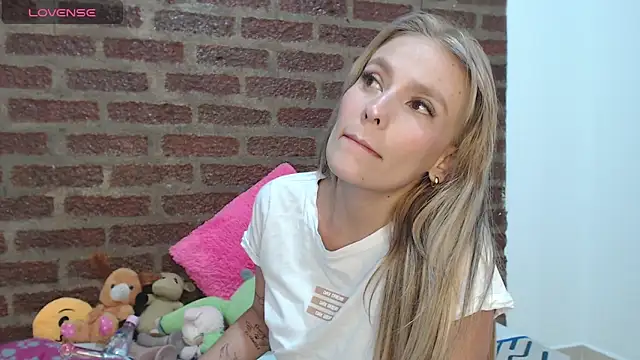 MeganColins1 online show from September 15, 9:59 pm