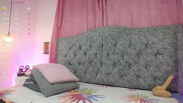 Snapshot of Uzziah_Sabag chatting on September 20, 1:06 am Uzziah Sabag online show from September 20, 1:06 am