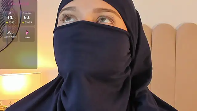 Snapshot of anna-henao chatting on December 6, 12:27 pm anna-henao online show from December 6, 12:27 pm