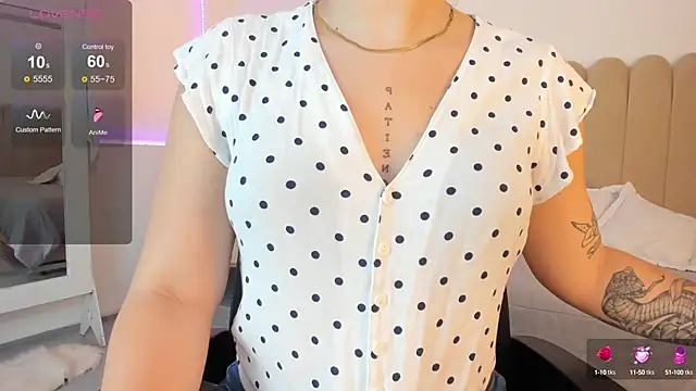 Snapshot of anna-henao chatting on December 23, 12:19 pm anna-henao online show from December 23, 12:19 pm