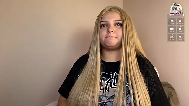 Snapshot of SweetPaige_ chatting on December 28, 10:34 pm SweetPaige online show from December 28, 10:34 pm