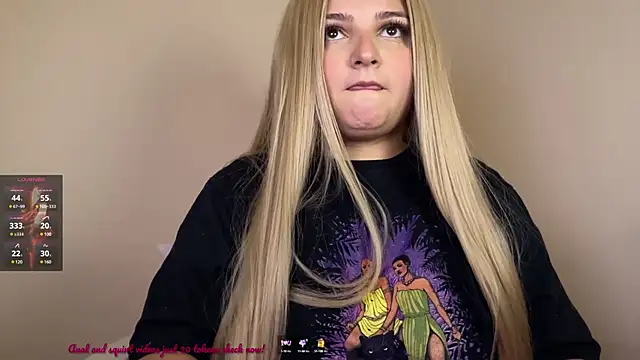 Snapshot of SweetPaige_ chatting on January 1, 5:00 pm SweetPaige online show from January 1, 5:00 pm