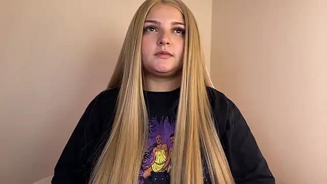 Snapshot of SweetPaige_ chatting on January 1, 8:47 pm SweetPaige online show from January 1, 8:47 pm