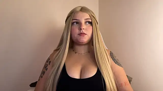 Snapshot of SweetPaige_ chatting on January 4, 9:41 pm SweetPaige online show from January 4, 9:41 pm