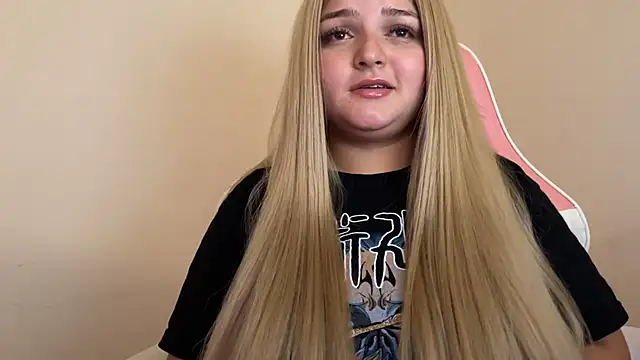 Snapshot of SweetPaige_ chatting on January 21, 8:11 pm SweetPaige online show from January 21, 8:11 pm