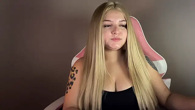 Snapshot of SweetPaige_ chatting on January 24, 10:08 pm SweetPaige online show from January 24, 10:08 pm