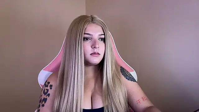 Snapshot of SweetPaige_ chatting on January 26, 8:45 pm SweetPaige online show from January 26, 8:45 pm