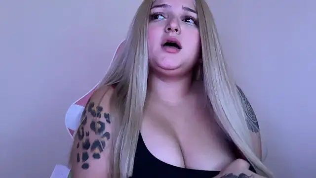 Snapshot of SweetPaige_ chatting on January 27, 8:49 pm SweetPaige online show from January 27, 8:49 pm