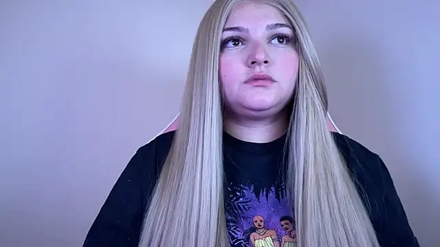 Snapshot of SweetPaige_ chatting on February 3, 1:40 pm SweetPaige online show from February 3, 1:40 pm