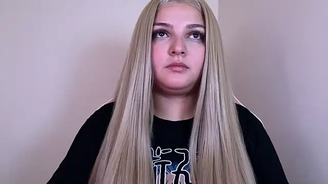 Snapshot of SweetPaige_ chatting on February 5, 1:33 pm SweetPaige online show from February 5, 1:33 pm