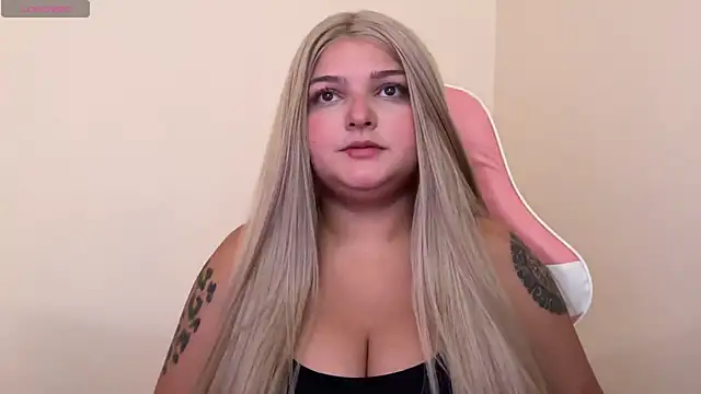 Snapshot of SweetPaige_ chatting on February 21, 6:37 pm SweetPaige online show from February 21, 6:37 pm
