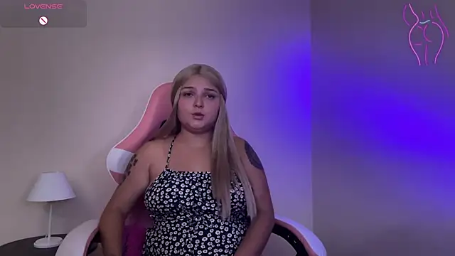 Snapshot of SweetPaige_ chatting on February 28, 8:28 pm SweetPaige online show from February 28, 8:28 pm