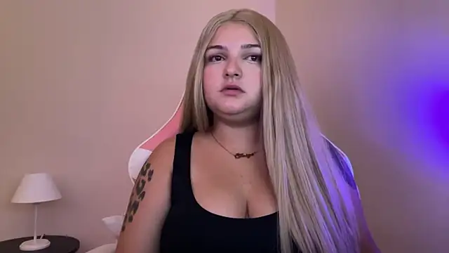 Snapshot of SweetPaige_ chatting on March 6, 11:31 pm SweetPaige online show from March 6, 11:31 pm