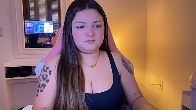Snapshot of SweetPaige_ chatting on September 16, 1:45 pm SweetPaige online show from September 16, 1:45 pm