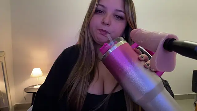 SweetPaige  online show from May 2, 11:10 pm