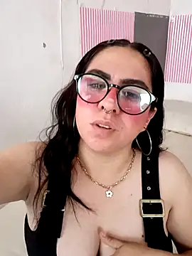 Snapshot of Celestte22 chatting on May 26, 7:21 pm Celestte22 online show from May 26, 7:21 pm