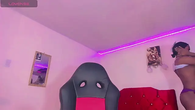 naomy  xx online show from February 11, 10:48 am