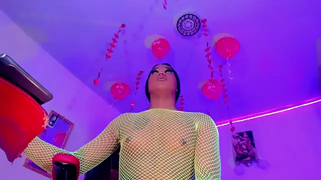 naomy  xx online show from February 22, 1:33 am