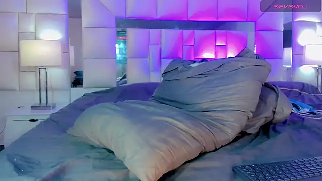 naomy  xx online show from February 27, 1:27 am