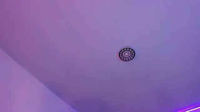 naomy  xx online show from March 5, 11:05 pm