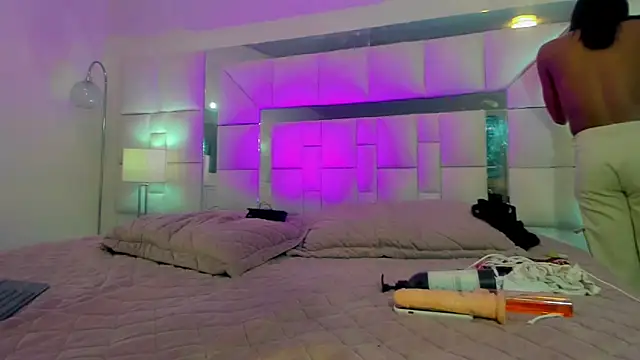 naomy  xx online show from March 19, 7:27 pm