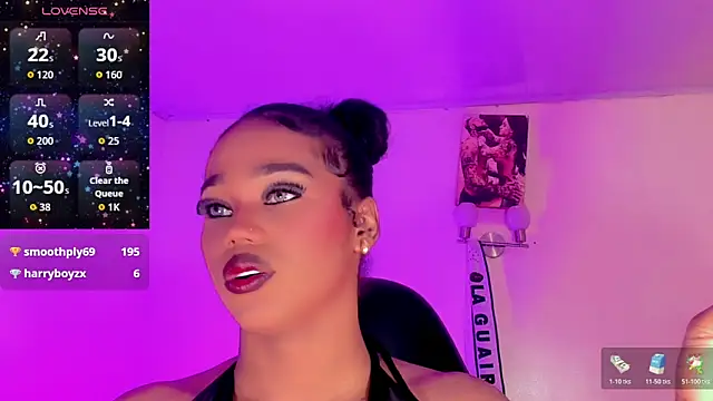 naomy  xx online show from December 13, 10:15 pm