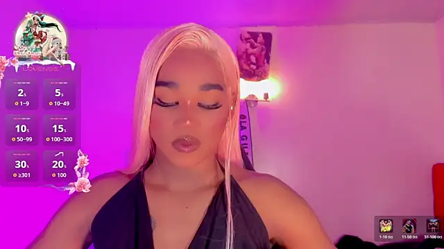 naomy  xx online show from December 17, 10:38 pm