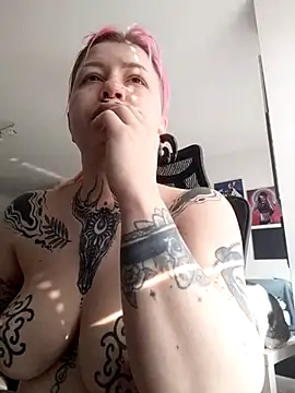 divine eve online show from March 12, 7:57 am