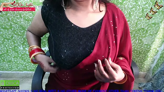 Snapshot of _mOOn_light_ chatting on October 10, 5:39 am mOOn light online show from October 10, 5:39 am