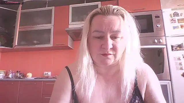 mira robinsonnn online show from April 9, 5:18 am