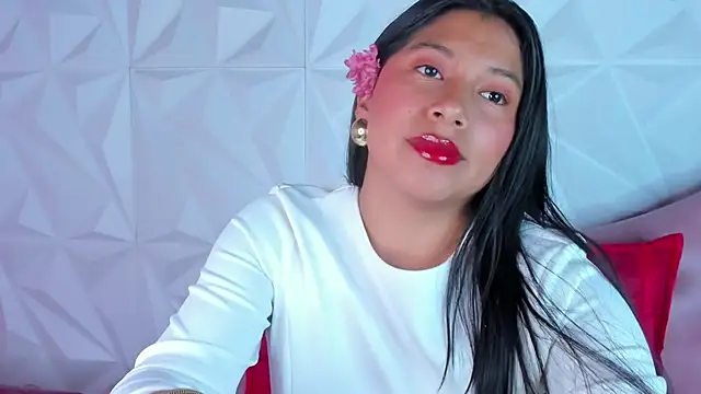 LinnaGardenia online show from December 25, 12:47 pm