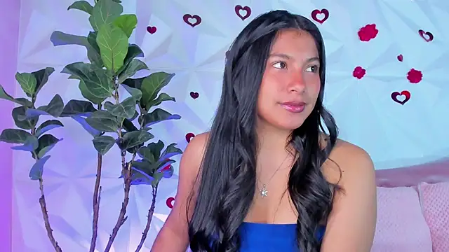 LinnaGardenia online show from March 21, 1:45 pm