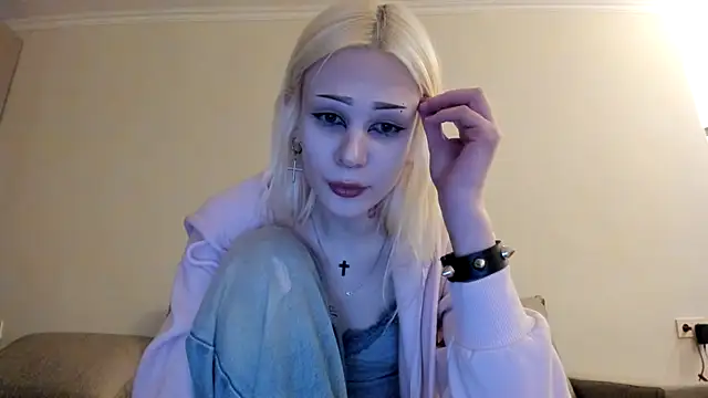 sashakiss99 online show from April 19, 7:49 pm